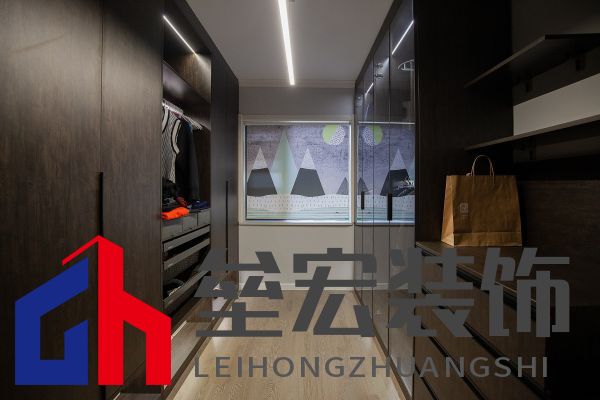 白色、木色與黑色演繹同一空間下的不同格調(diào)！