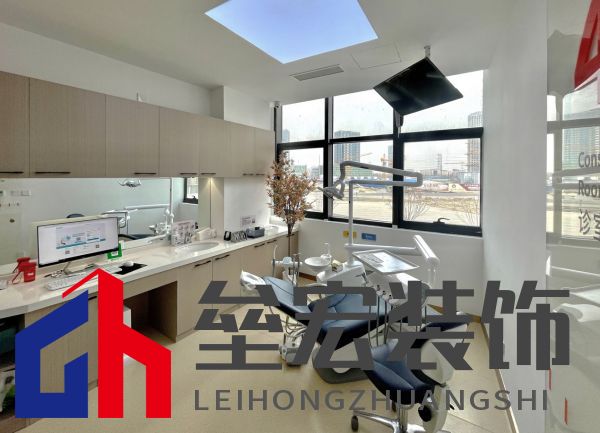 廚房的擺設布局 描述已自動生成