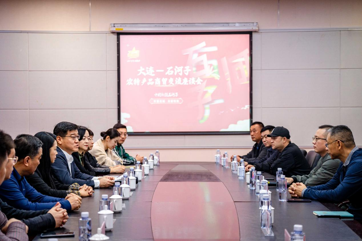 _展銷、簽約、洽談、直播精彩不斷 “石河子參展團(tuán)”火出了圈_展銷、簽約、洽談、直播精彩不斷 “石河子參展團(tuán)”火出了圈