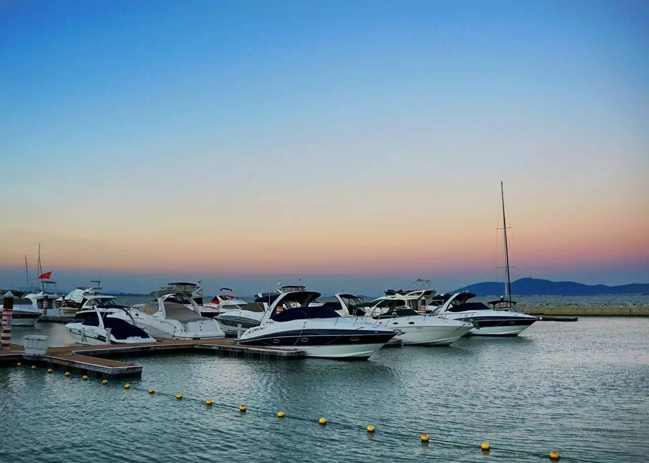 廈門(mén)別墅現(xiàn)代家裝_廈門(mén)別墅設(shè)計(jì)公司_廈門(mén)別墅裝飾