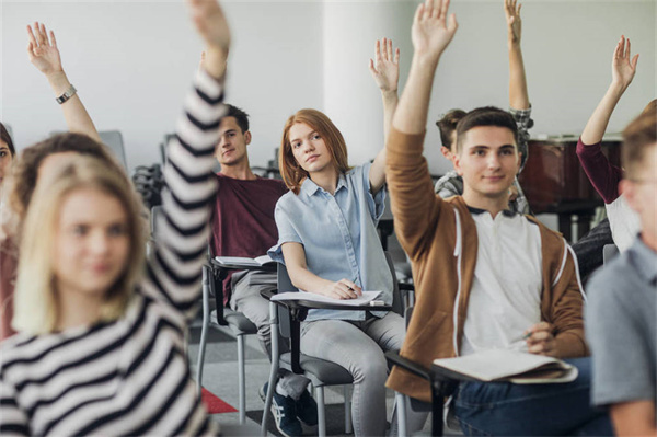 哪些?？朴惺覂?nèi)設(shè)計(jì)專業(yè)