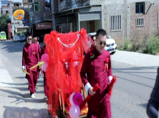 廈門(mén)婚車(chē)裝飾去哪里_廈門(mén)裝飾婚車(chē)去哪里買(mǎi)_廈門(mén)婚車(chē)布置