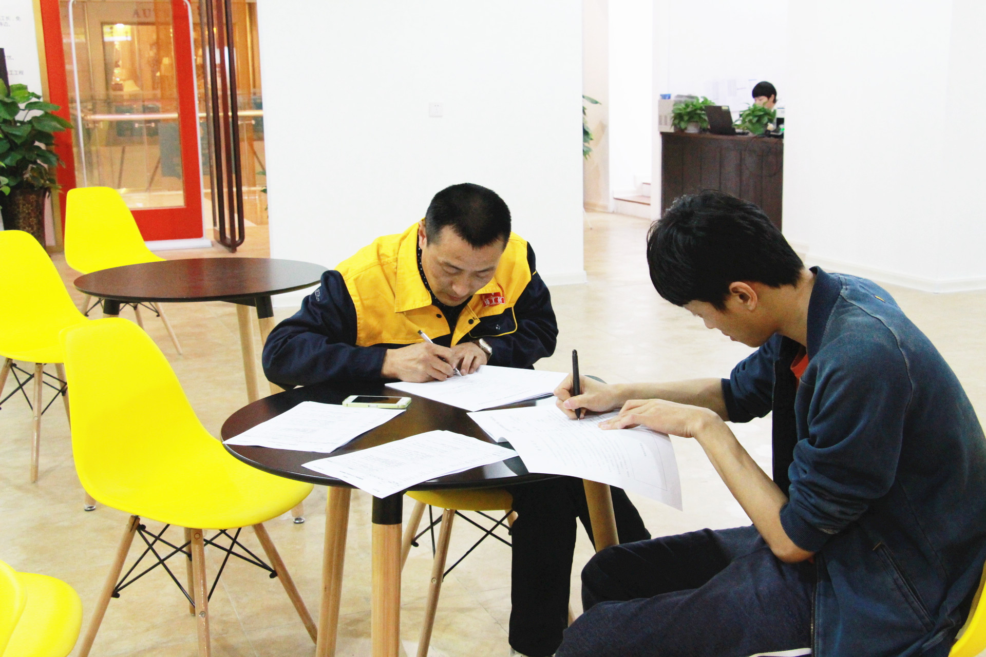 廈門裝修工程隊(duì)_廈門裝修工_廈門裝修工人一天多少錢