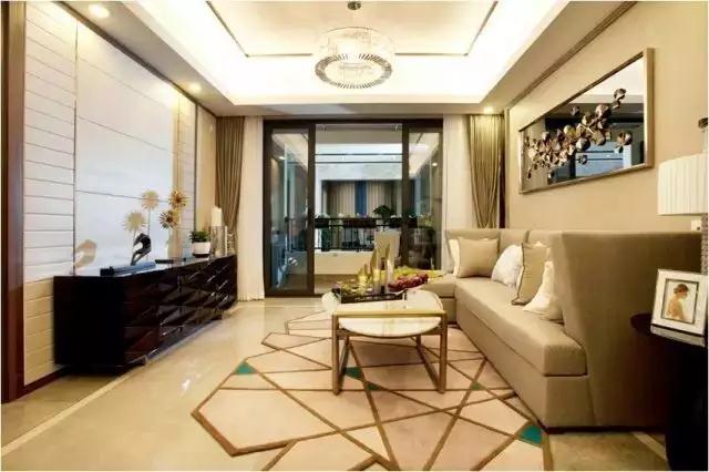 150㎡戶型四間朝南，一個創(chuàng)新的戶型，我不允許它有1㎡的浪費。