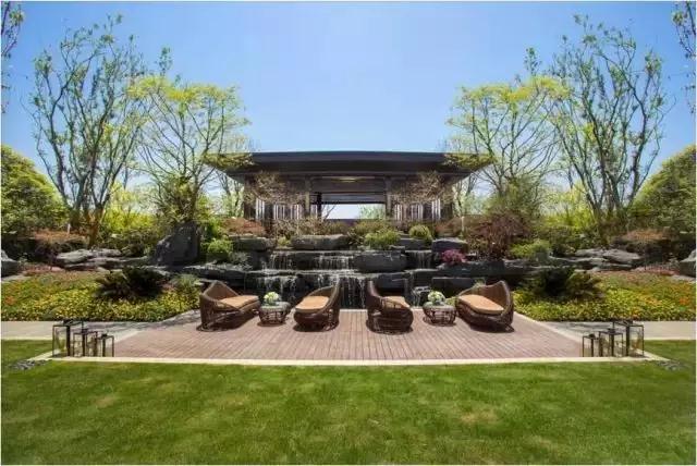 150㎡戶型四間朝南，一個創(chuàng)新的戶型，我不允許它有1㎡的浪費。