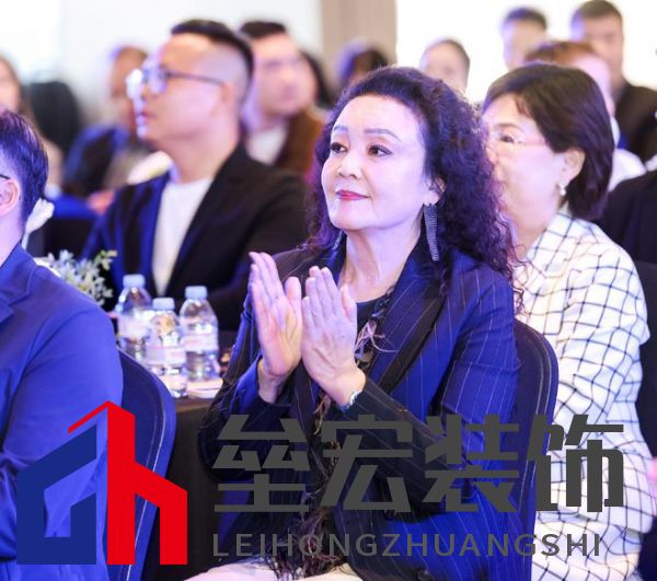 490萬奧古斯汀床墊攜手企業(yè)家張?zhí)m閃耀黃浦江，法國崔佧打造新品發(fā)布會盛宴