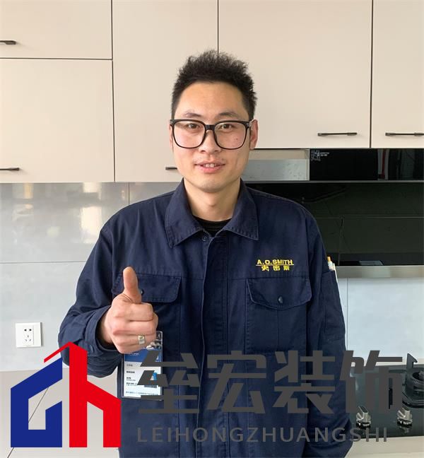 兩位獨(dú)居老人家中突發(fā)不適 這位售后師傅的舉動(dòng)暖心了